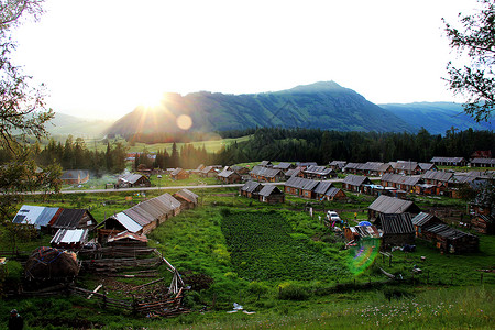 高山小屋新疆喀纳斯背景