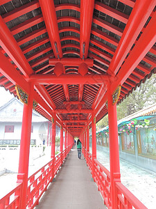 哈尔滨极乐寺内中式长廊高清图片
