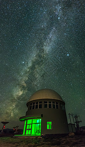 星空下的天文台高清图片