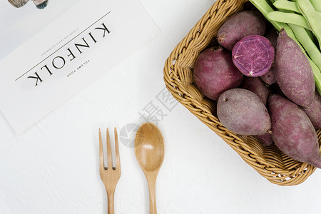 俯拍蔬菜梅豆和紫薯背景
