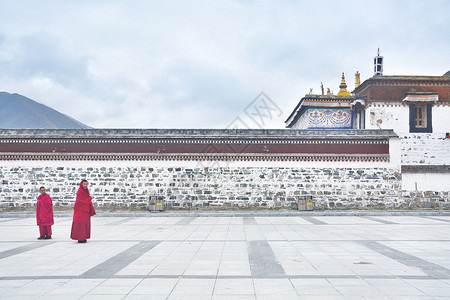 红衣女鬼甘南拉卜楞寺喇嘛背景