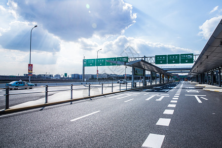 机场公路蓝天白云大气路面背景