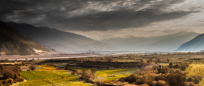 雅鲁藏布江的晨曦图片