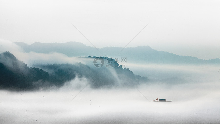 水墨风格的云海雾景图片