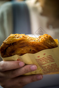 烧饼手端烧饼高清图片