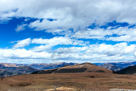 新疆阿泰勒阿纳加山脉高清图片