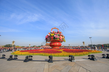 祖国母亲祝福您北京天安门广场花篮雕塑背景