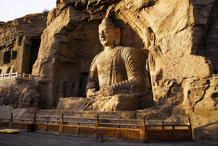 中国宗教夕阳下的佛像背景