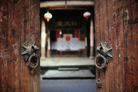 婺源祠堂的老门环背景图片