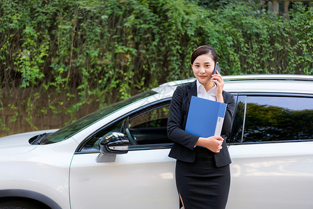 女性商务人车生活图片