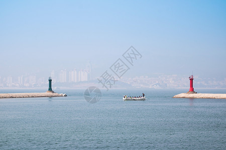 威海刘公岛的灯塔背景图片