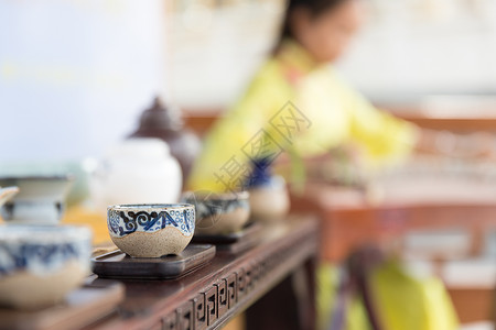 中国风茶杯特写虚化图片