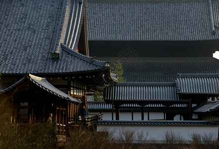 一盏灯塔日本京都千年古寺庙背景