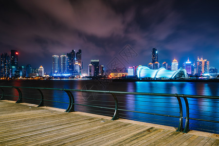 青岛海边夜景背景图片