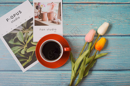 咖啡卡片鲜花与咖啡背景