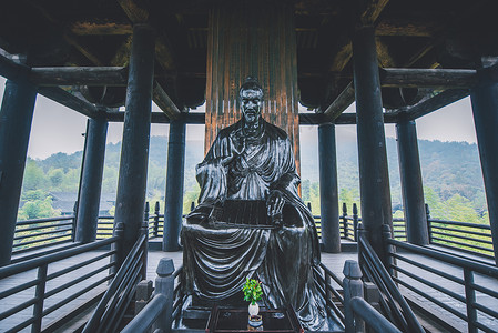 大唐贡茶院的陆羽雕塑背景