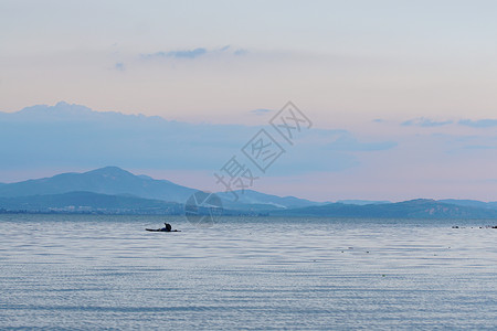 大理洱海打鱼渔民高清图片