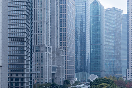 高楼林立的城市建筑背景图片