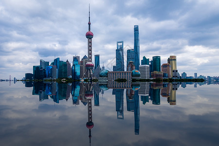 上海东方明珠倒影背景图片