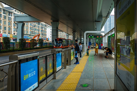 武汉BRT站台图片