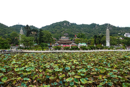 厦门南普陀寺寺庙屋檐挑檐背景图片