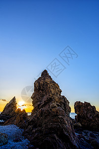 尖峰冲击尖峰日出背景