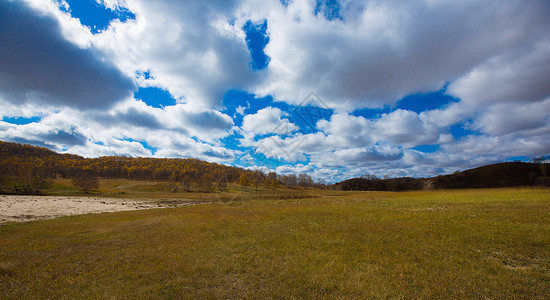 深秋的木兰围场蓝天白云背景图片