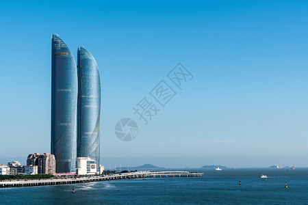 海峡城市厦门世茂海峡大厦背景