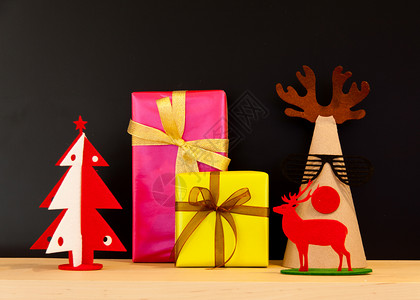 12月31日创意圣诞装饰和礼盒背景