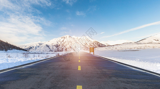 蓝天雪雪山公路地面设计图片