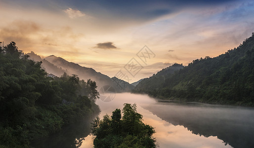 晚霞高山东江暮色背景