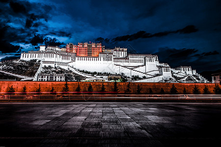 布达拉的夜景高清图片