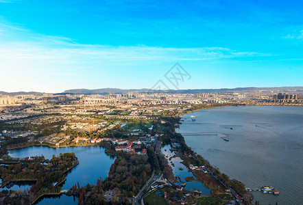 远景树林云南昆明滇池远景背景