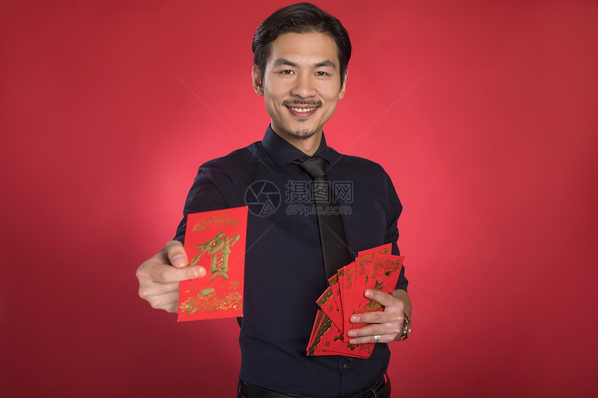 新年商务人士发红包图片