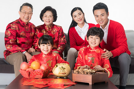 春节全家人客厅团聚高清图片