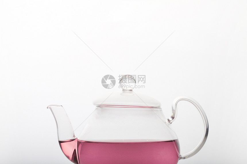 泡着水果茶的茶壶图片