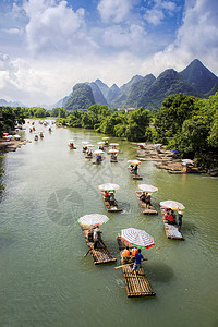 小云遇龙河竹筏漂流背景