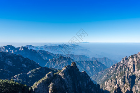 晚霞高山冬季黄山风光背景