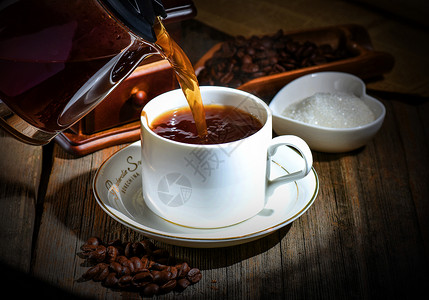 咖啡倒咖啡液体高清图片