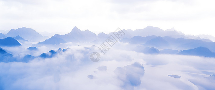 氢气球和云朵云海背景
