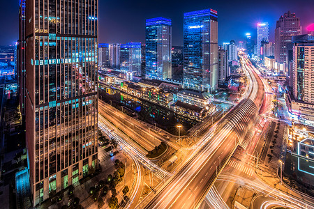 汉街的车流城市商圈夜景高清图片