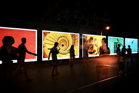 龙年大吉春节海报行走在路上背景