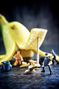 香蕉微距人偶创意图片