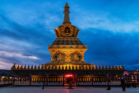 亚青寺夜景图片