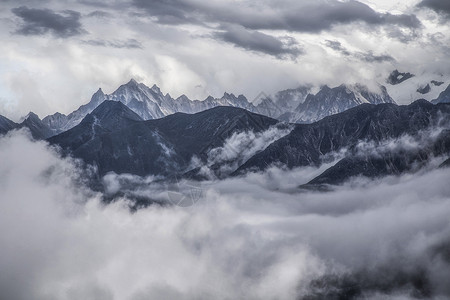 云中风景云中折多山背景