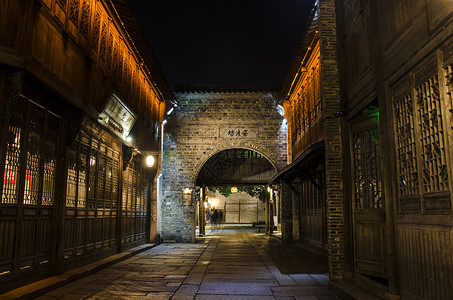 古镇的夜景图片