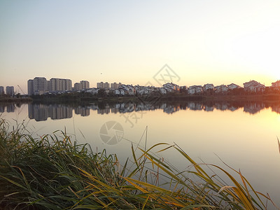 野趣石湖向晚背景