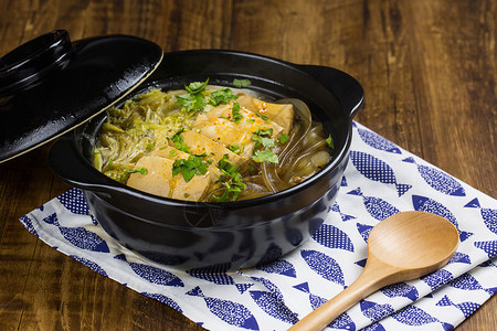 白菜炖豆腐鲫鱼炖豆腐高清图片