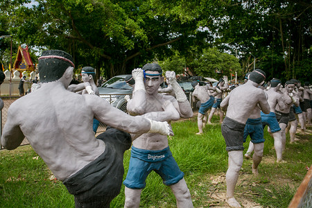泰拳雕像图片