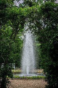 泰国酒店花园喷水池背景图片